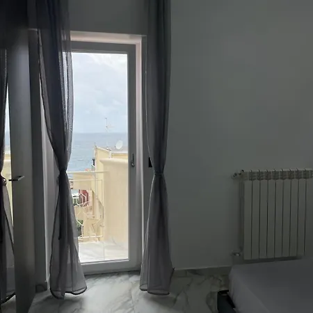 Appartamento 102 *