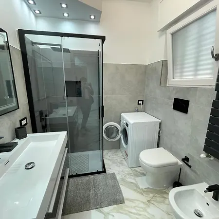 Appartement 102 *
