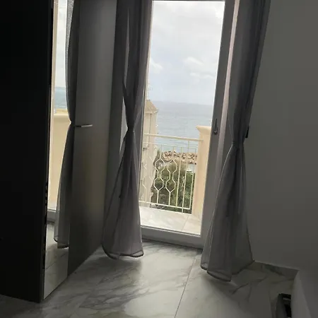 Appartement 102 *